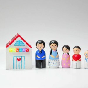 Family Peg Dolls by Malaysia Toys